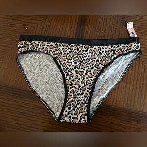 Victoria’s Secret leopard hearts bikini panty size medium new